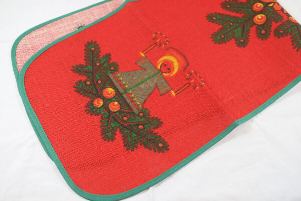 Vintage Christmas Table Runner, Red Green Holiday Decor, Retro Angel Print, Xmas, Midcentury Table Linen - Image 2
